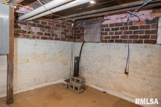 $245,000 | 326 Main Street, Xenia, IL 62899