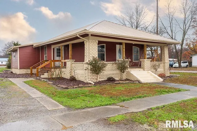 $245,000 | 326 Main Street, Xenia, IL 62899