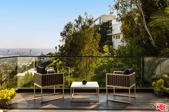 $6,900,000 | 8650 Franklin Avenue, Los Angeles, CA 90069