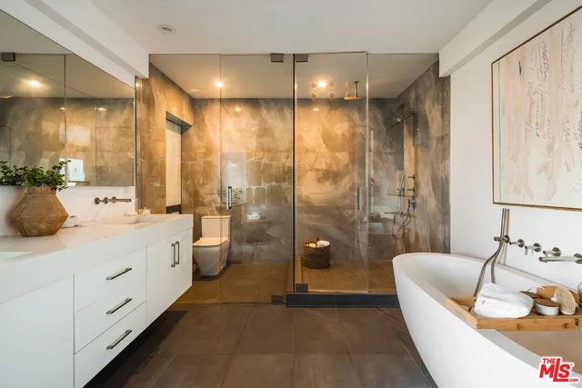 $6,900,000 | 8650 Franklin Avenue, Los Angeles, CA 90069