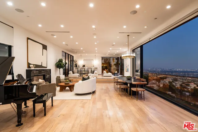 $6,900,000 | 8650 Franklin Avenue, Los Angeles, CA 90069