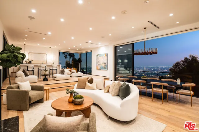 $6,900,000 | 8650 Franklin Avenue, Los Angeles, CA 90069