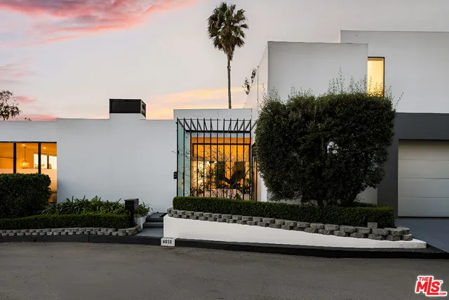 $6,900,000 | 8650 Franklin Avenue, Los Angeles, CA 90069