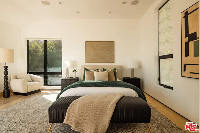 $6,900,000 | 8650 Franklin Avenue, Los Angeles, CA 90069