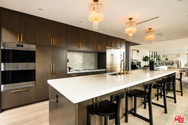 $6,900,000 | 8650 Franklin Avenue, Los Angeles, CA 90069