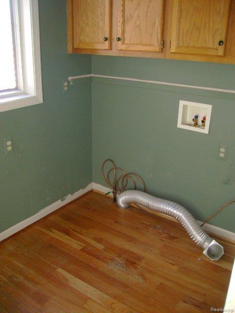 60731 Eyster Road Rochester, MI 48306 - Photo 15 of 21 Laundry Room.jpg