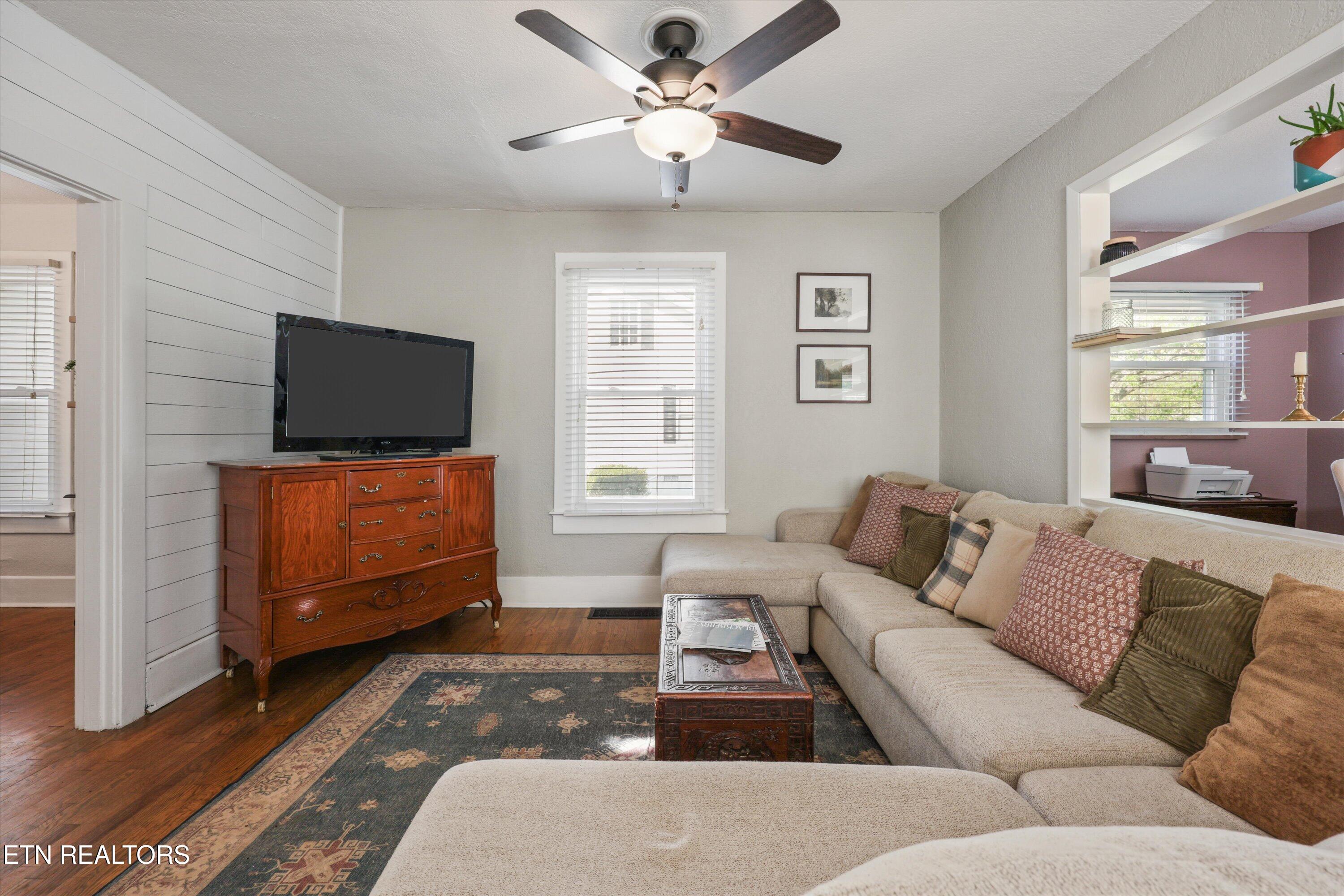 266 West Lincoln Road Alcoa, TN 37701 - Photo 7 of 35 14-266 W Lincoln Rd27