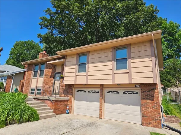 $295,000 | 4605 North Brooklyn Avenue, Kansas City, MO 64116