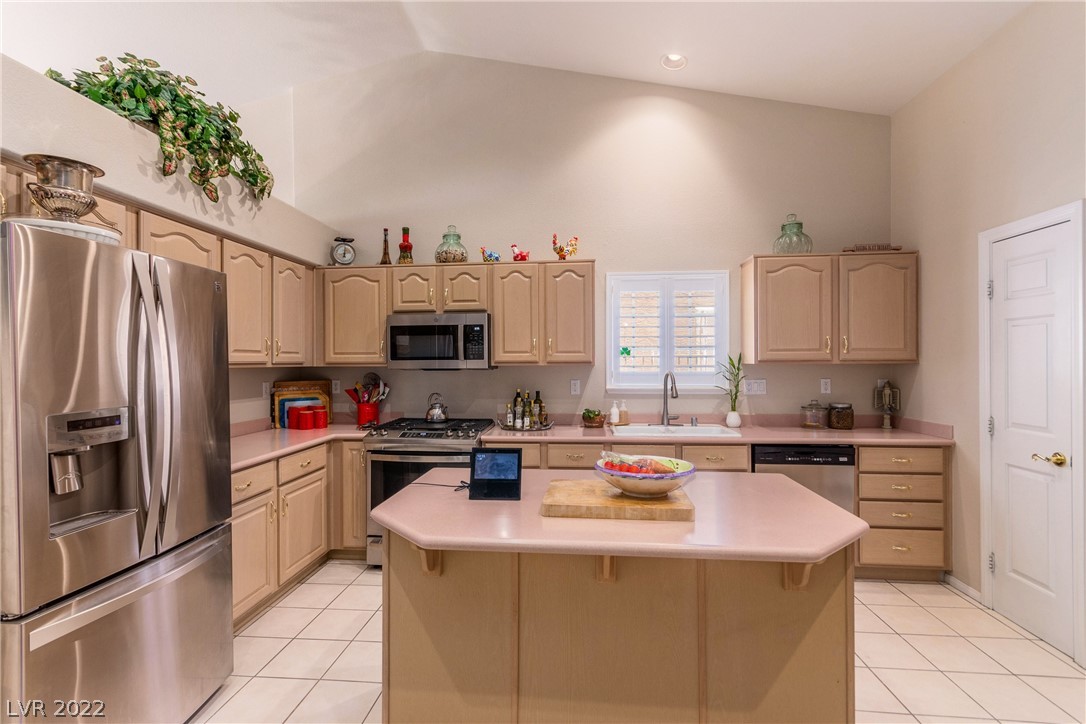 5225 Rim View Lane Las Vegas, NV 89130 - Photo 4 of 43 Gallery Image 4