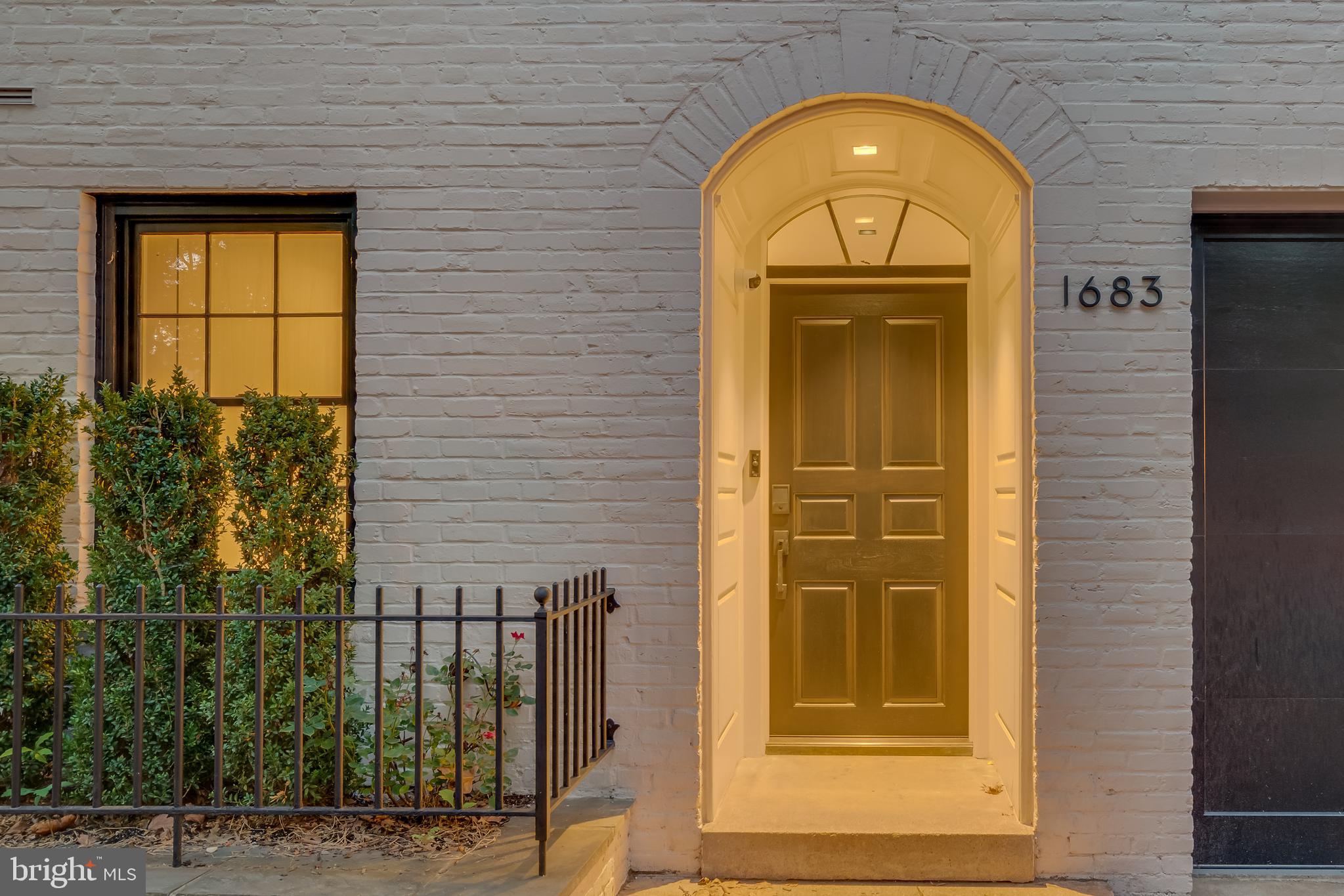 1683 34th Street Northwest Washington, DC 20007 - Photo 4 of 60