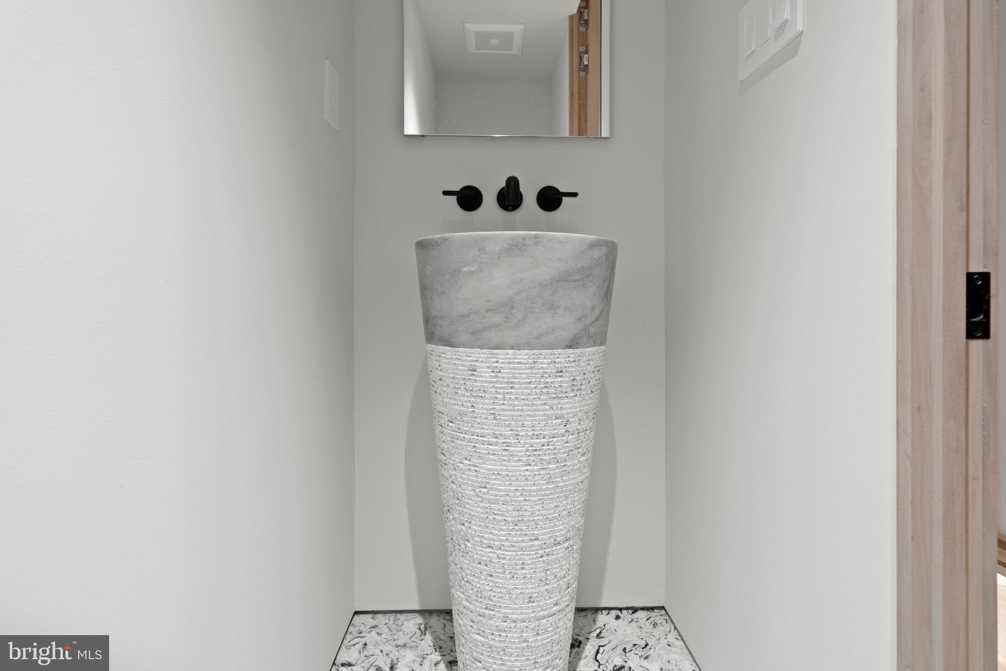 1683 34th Street Northwest Washington, DC 20007 - Photo 7 of 60