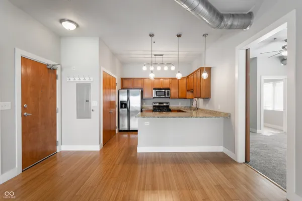 $2,050 | 721 East North Street, Unit 1C, Indianapolis, IN 46202