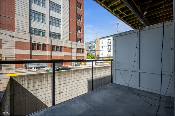 $2,050 | 721 East North Street, Unit 1C, Indianapolis, IN 46202