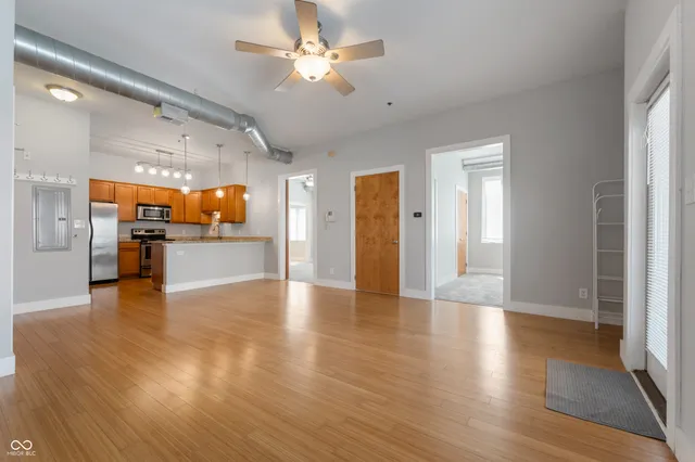 $2,300 | 721 East North Street, Unit 1C, Indianapolis, IN 46202