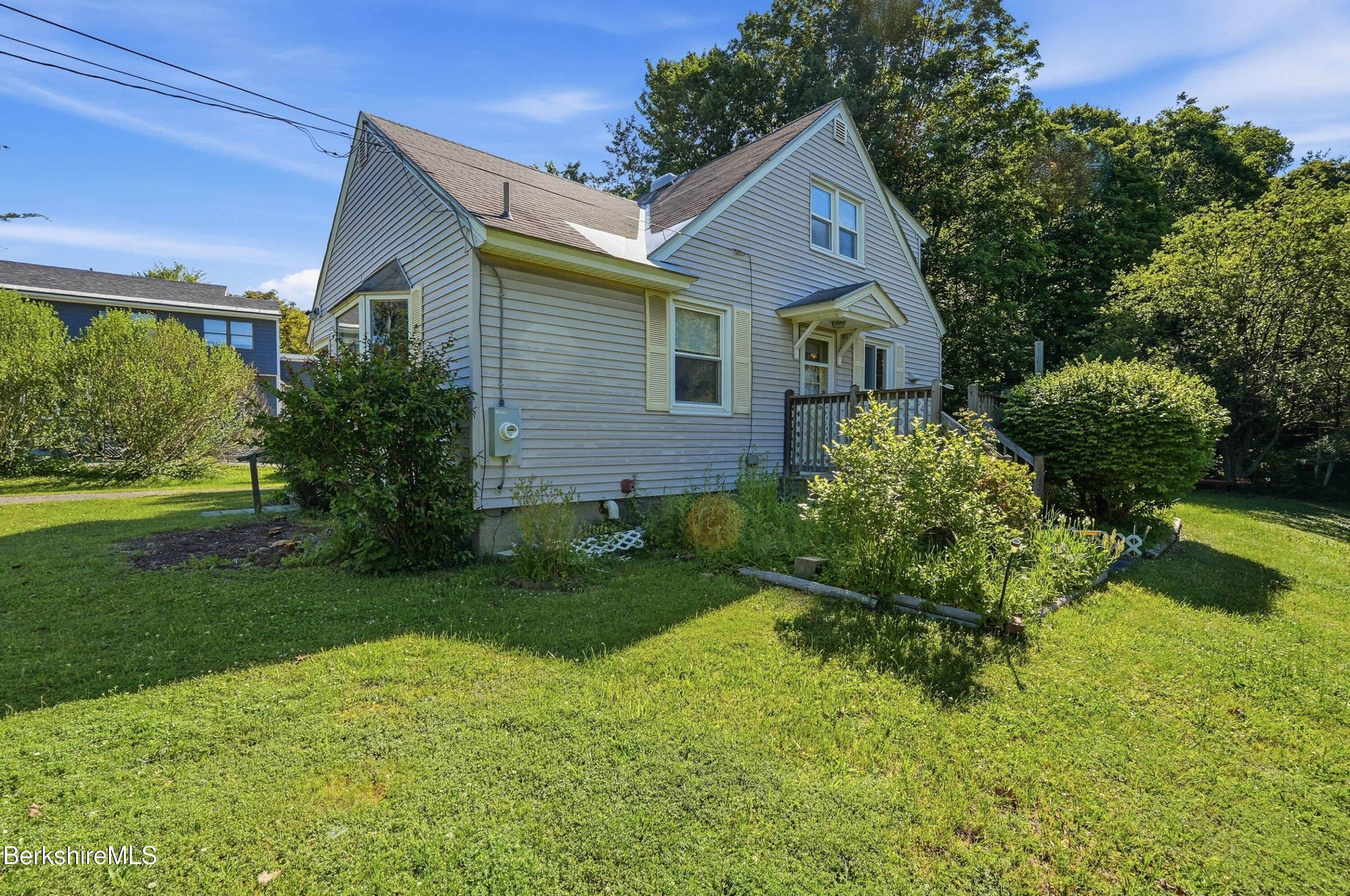 380 Cheshire Road Pittsfield, MA 01201 - Photo 2 of 37 $$001_cad07112 (3)