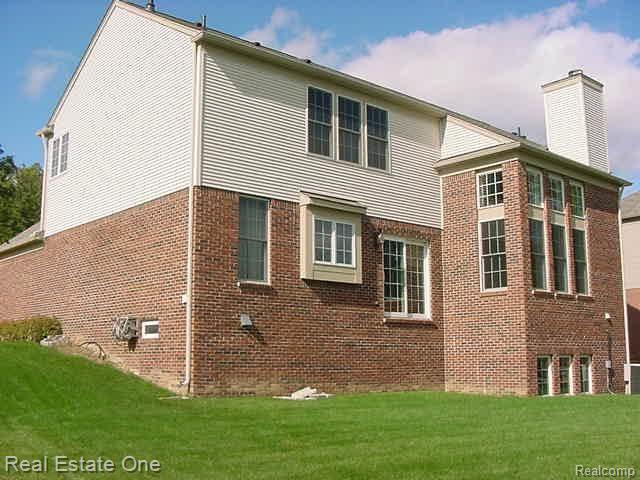 640 Windsong Drive Rochester, MI 48307 - Photo 3 of 22 Back Of House