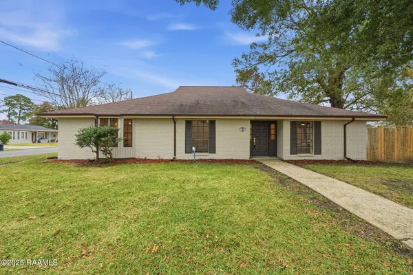 $209,900 | 610 North Adams Avenue, Rayne, LA 70578