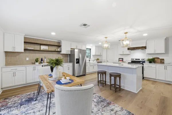 $209,900 | 610 North Adams Avenue, Rayne, LA 70578