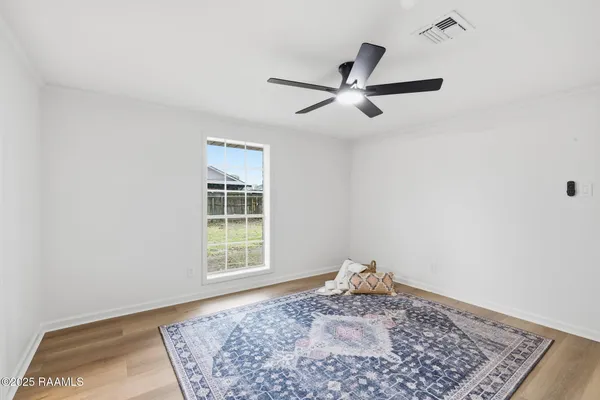 $209,900 | 610 North Adams Avenue, Rayne, LA 70578