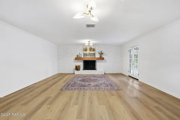 $209,900 | 610 North Adams Avenue, Rayne, LA 70578