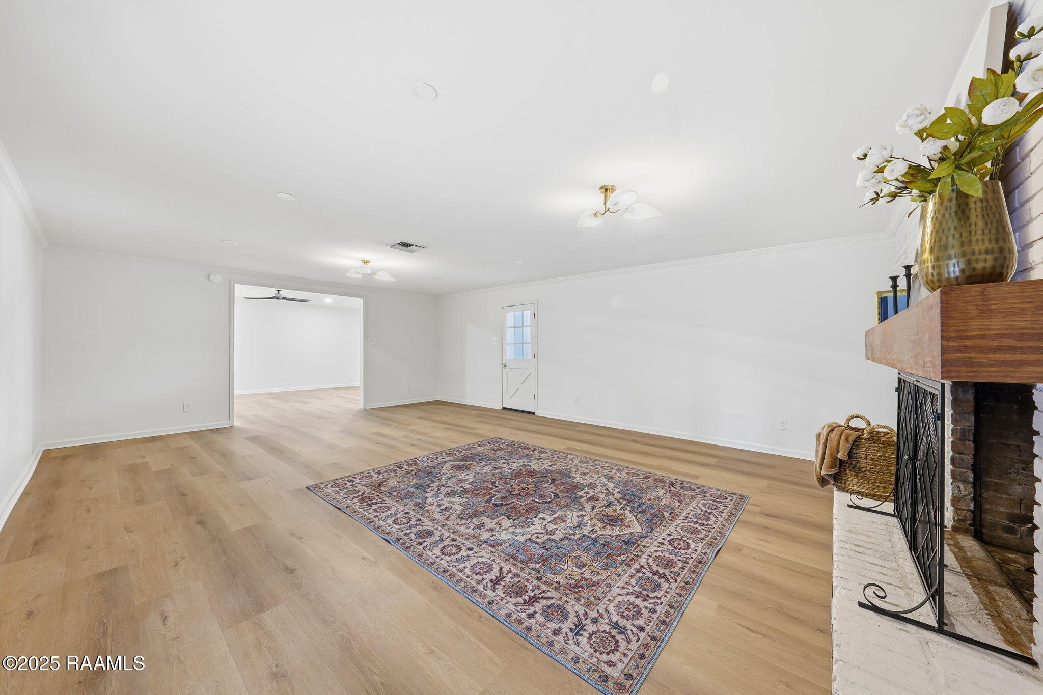 610 North Adams Avenue Rayne, LA 70578 - Photo 8 of 25 Living Room