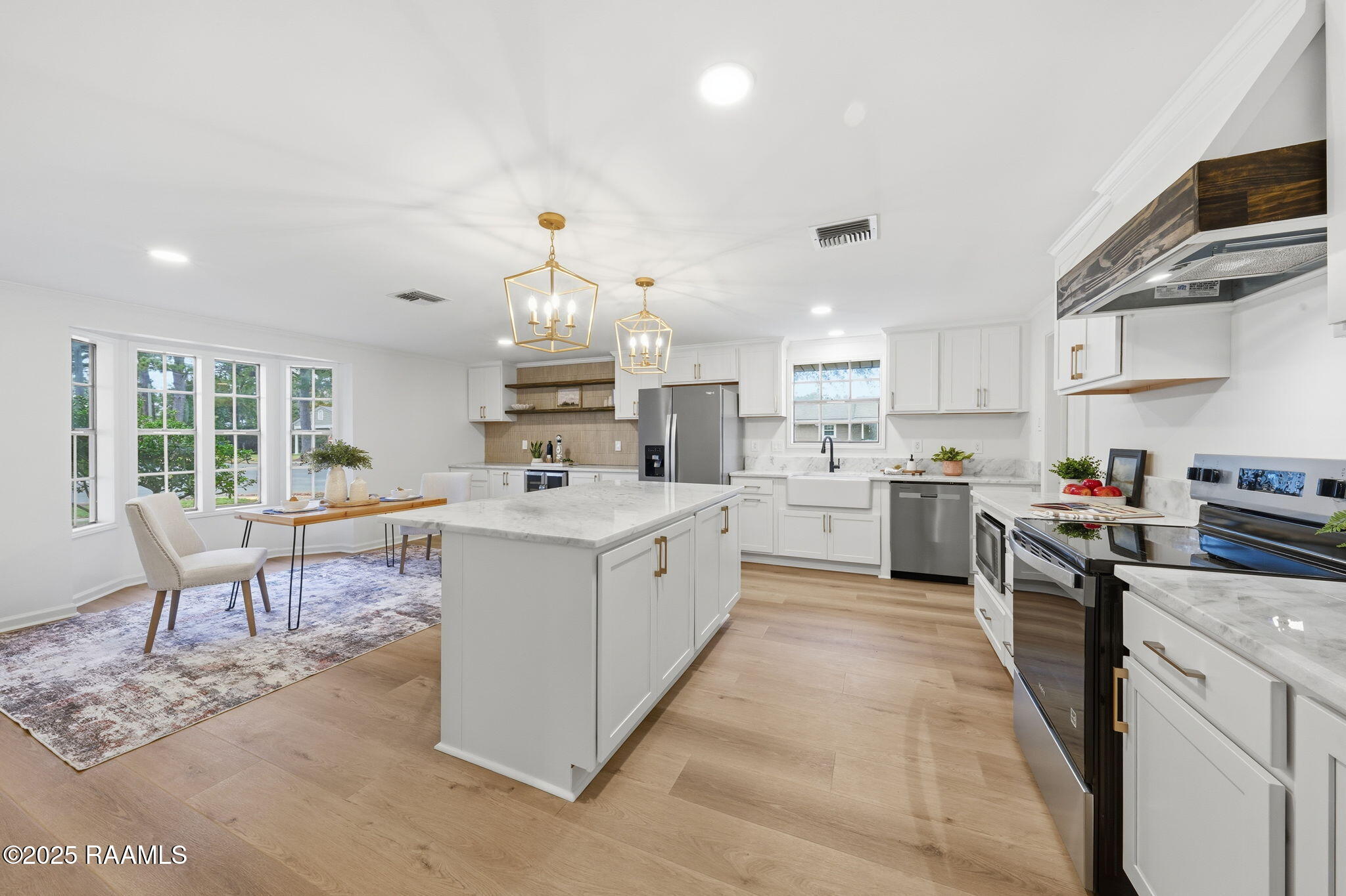 610 North Adams Avenue Rayne, LA 70578 - Photo 9 of 25 Kitchen