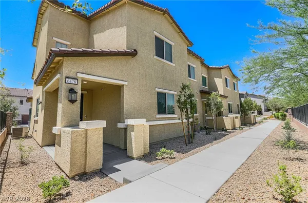 $1,900 | 6478 Silver Estates Street, North Las Vegas, NV 89086