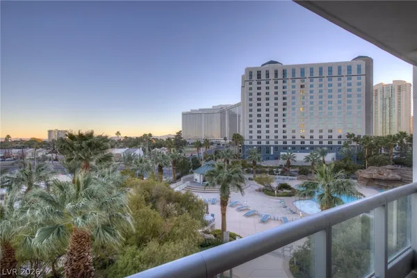 $3,250 | 322 Karen Avenue, Unit 301, Las Vegas, NV 89109