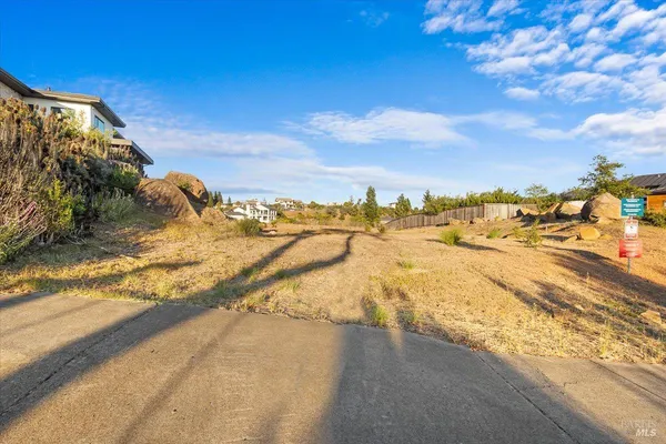$525,000 | 3850 Horizon View Way, Santa Rosa, CA 95404