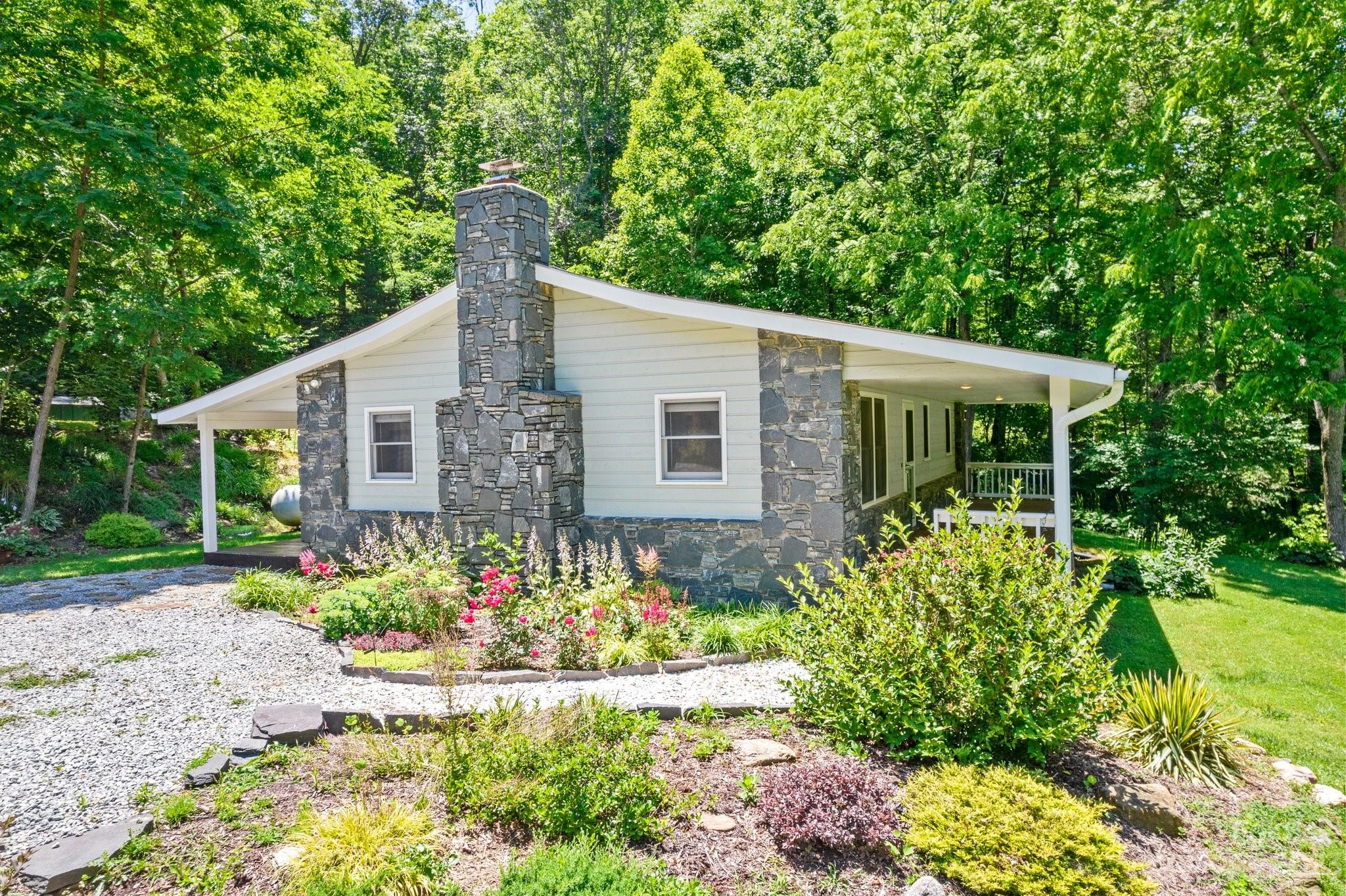 144 Sam King Road Hendersonville, NC 28739 - Photo 2 of 46 Gallery Image 2