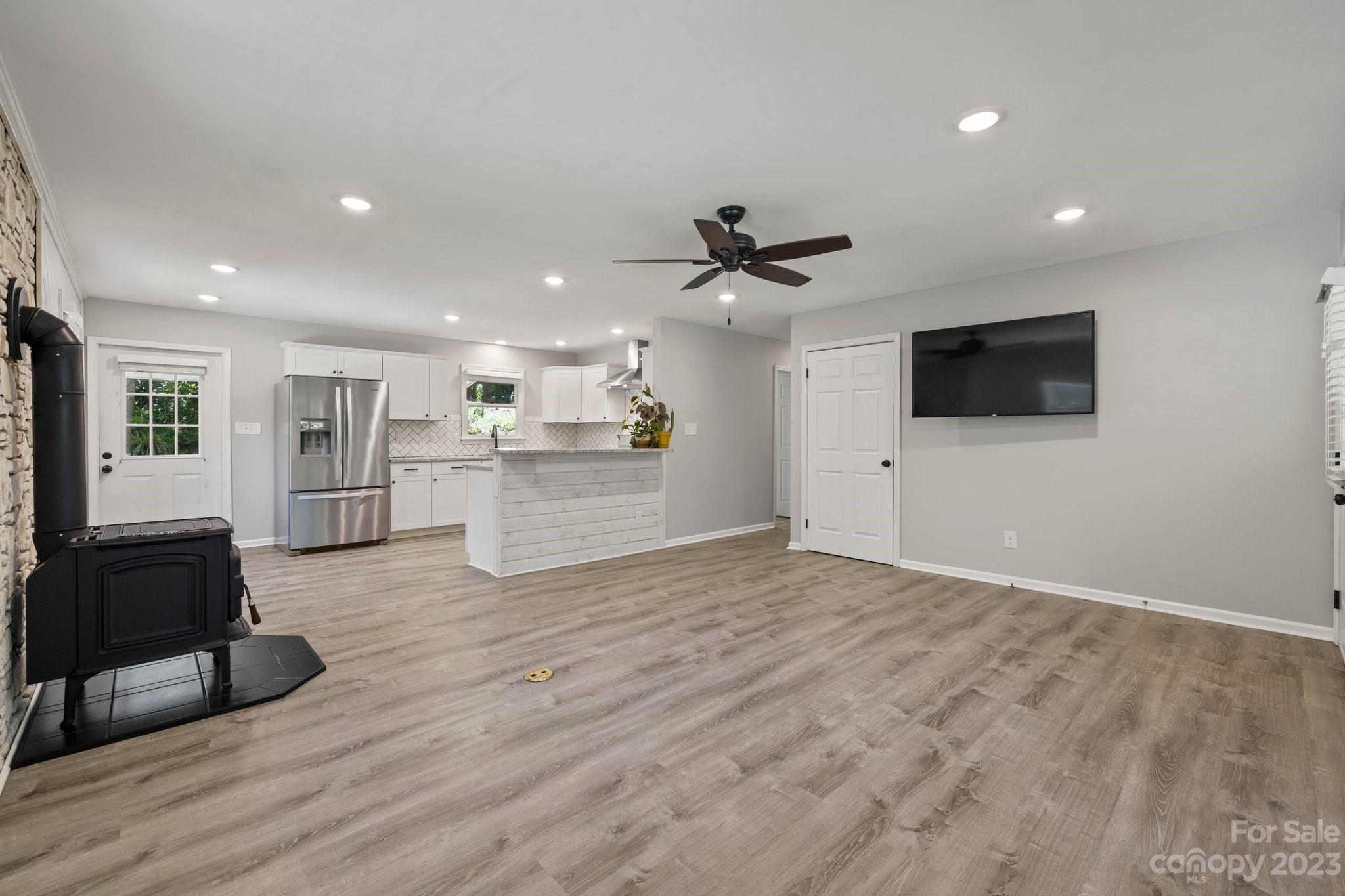 144 Sam King Road Hendersonville, NC 28739 - Photo 10 of 46 Gallery Image 10