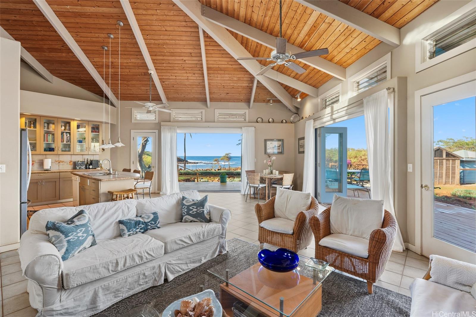 4720 Pohakuloa Road Maunaloa, HI 96770 - Photo 13 of 20 a living room with furniture