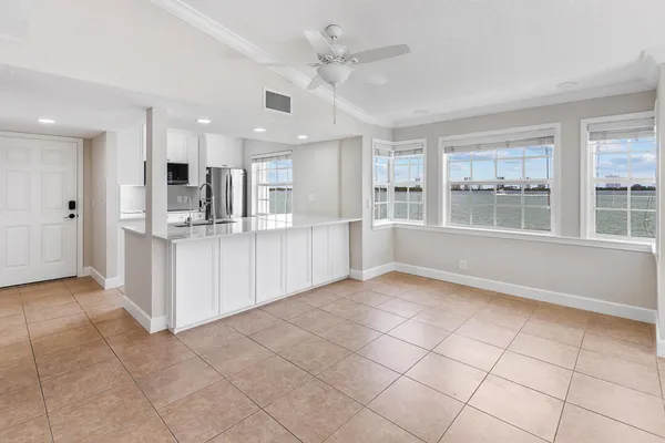 $4,500 | 1060 Lake Shore Drive, Unit 201, West Palm Beach, FL 33403