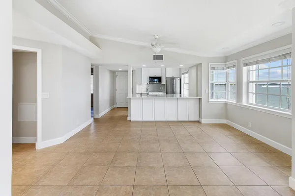 $4,500 | 1060 Lake Shore Drive, Unit 201, West Palm Beach, FL 33403