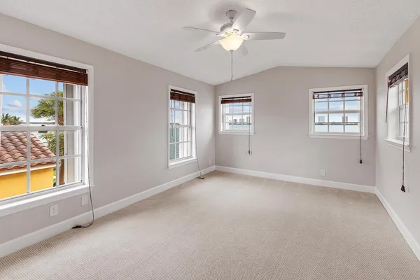 $4,500 | 1060 Lake Shore Drive, Unit 201, West Palm Beach, FL 33403