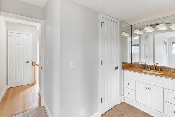 $4,500 | 1060 Lake Shore Drive, Unit 201, West Palm Beach, FL 33403