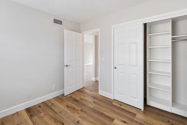 $4,500 | 1060 Lake Shore Drive, Unit 201, West Palm Beach, FL 33403