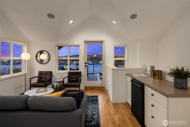 $1,439,900 | 1416 6th Avenue North, Seattle, WA 98109