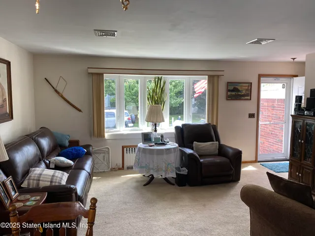 $765,000 | 26 Iowa Place | Westerleigh