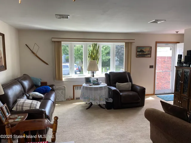 $765,000 | 26 Iowa Place | Westerleigh