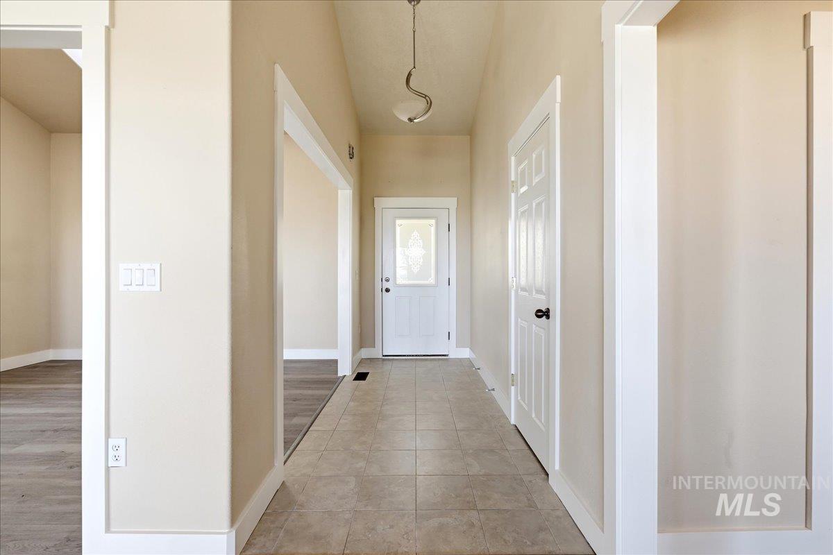 2143 Corral Road Emmett, ID 83617 - Photo 3 of 31