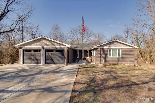 $299,900 | 1705 Cordell Court, Godfrey, IL 62035