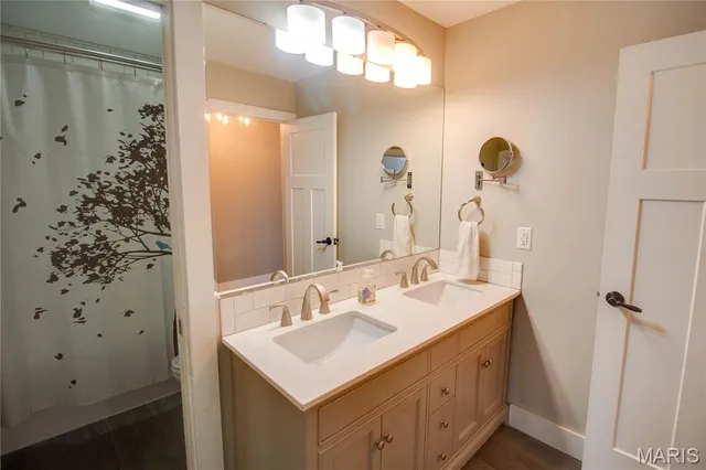 $299,900 | 1705 Cordell Court, Godfrey, IL 62035