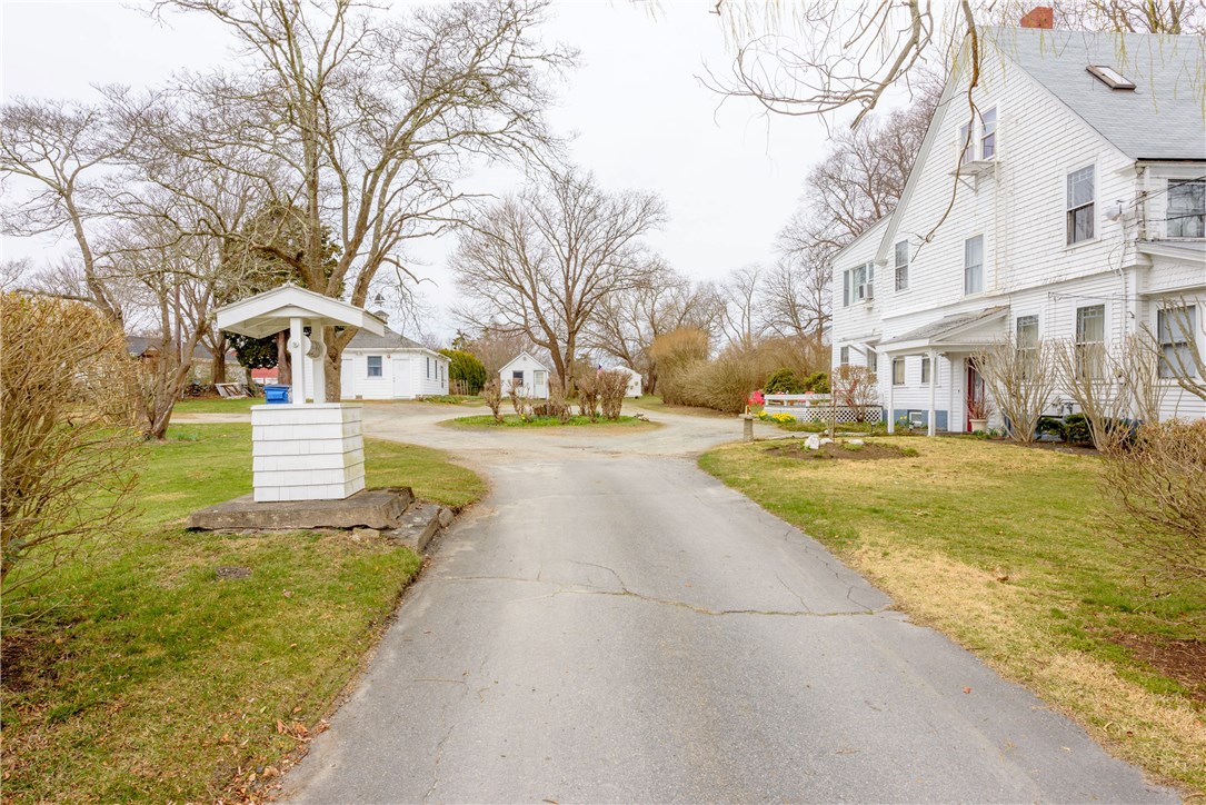 3338 East Main Road Portsmouth, RI 02871 - Photo 4 of 31 Gallery Image 4