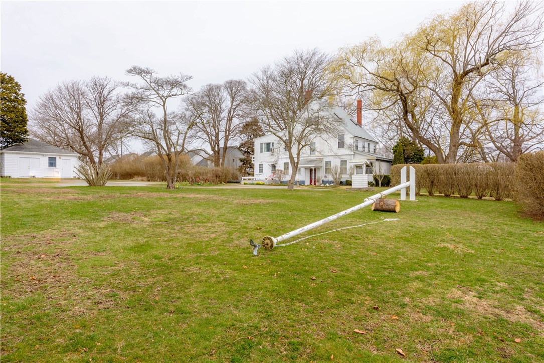 3338 East Main Road Portsmouth, RI 02871 - Photo 5 of 31 Gallery Image 5