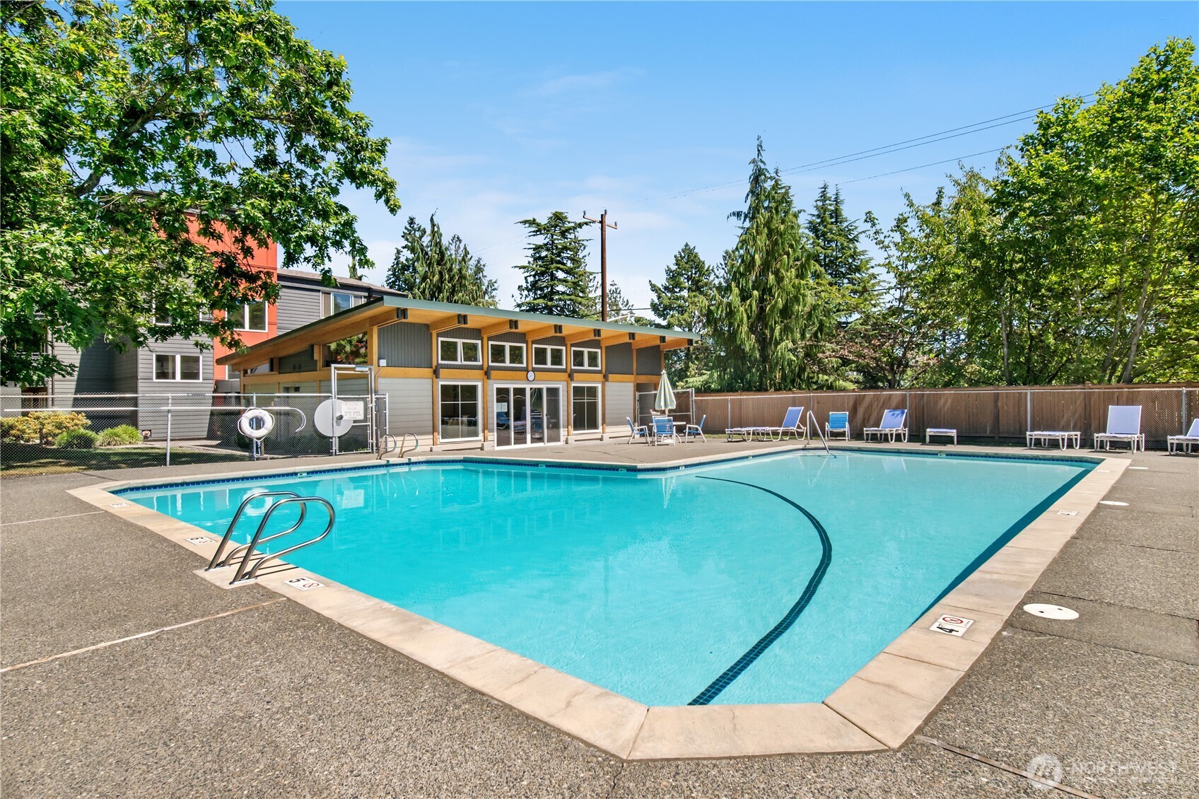 7021 Sand Point Way Northeast, Unit B201 Seattle, WA 98115 - Photo 14 of 29