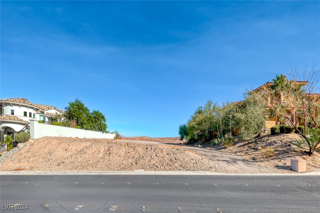 14 Pyrenees Court Henderson, NV 89011 - Photo 9 of 19