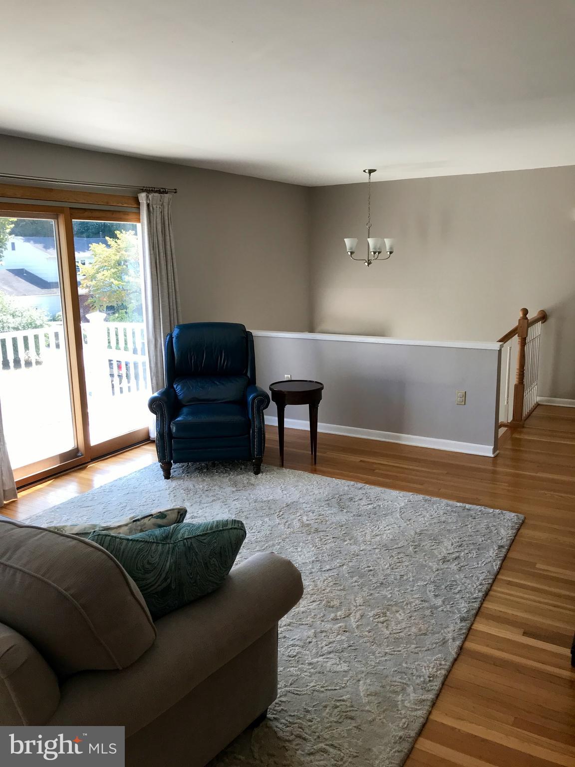 513 Defoe Road Hockessin, DE 19707 - Photo 4 of 41 Living Room