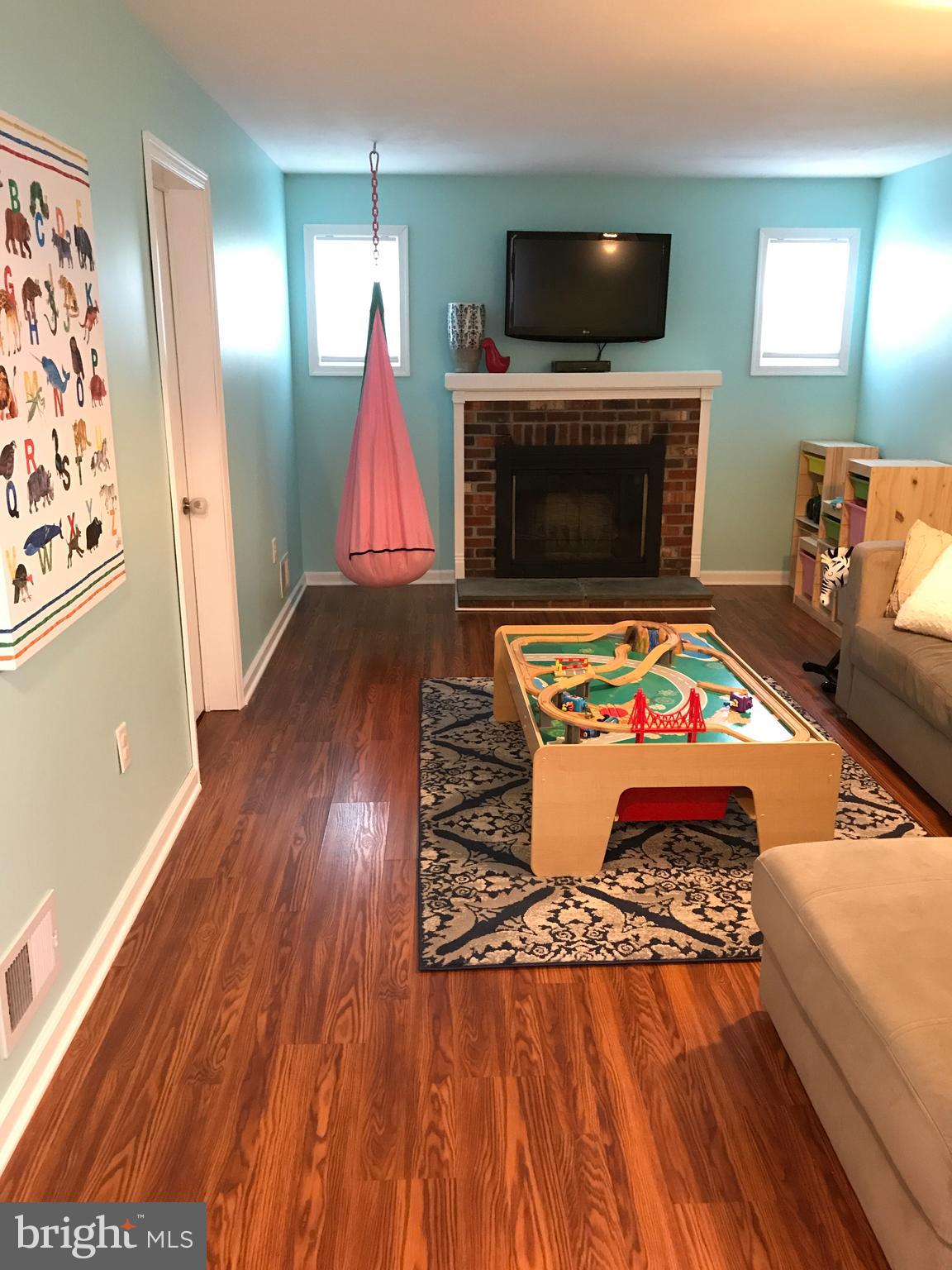 513 Defoe Road Hockessin, DE 19707 - Photo 34 of 41 Family Room