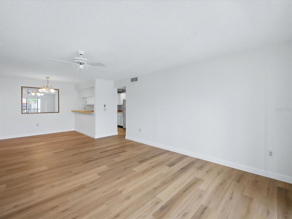 3269 South Beneva Road, Unit 203 Sarasota, FL 34232 - Photo 9 of 44 Gallery Image 9